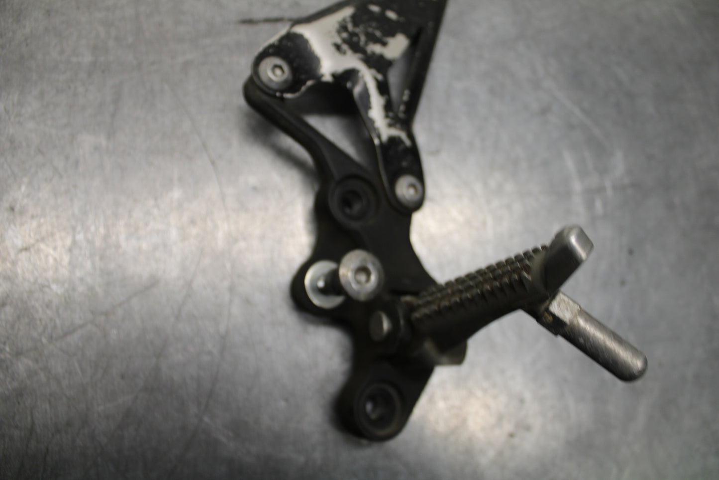 24 KAWASAKI NINJA 500 ABS LEFT REARSET REAR SET DRIVER FOOT PEG REST STOP BB744