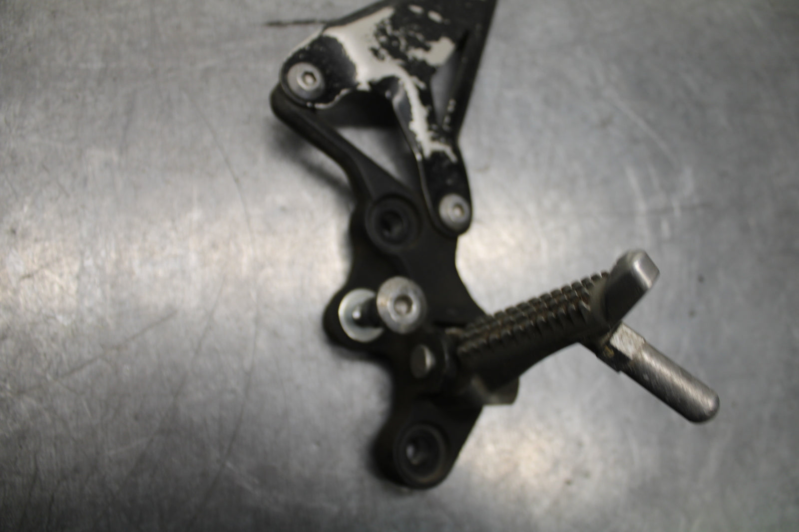 24 KAWASAKI NINJA 500 ABS LEFT REARSET REAR SET DRIVER FOOT PEG REST STOP BB744