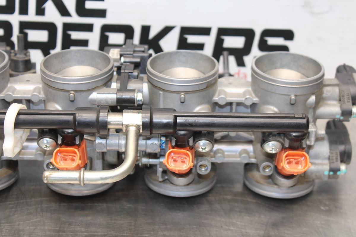 13-18 KAWASAKI NINJA ZX6R MAIN FUEL INJECTORS / THROTTLE BODIES BB915
