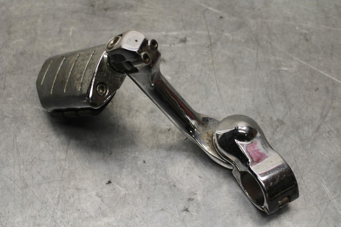 2005 Kawasaki Vulcan 1600 VN1600D Nomad REAR PASSENGER FOOT STEP PEG BB556