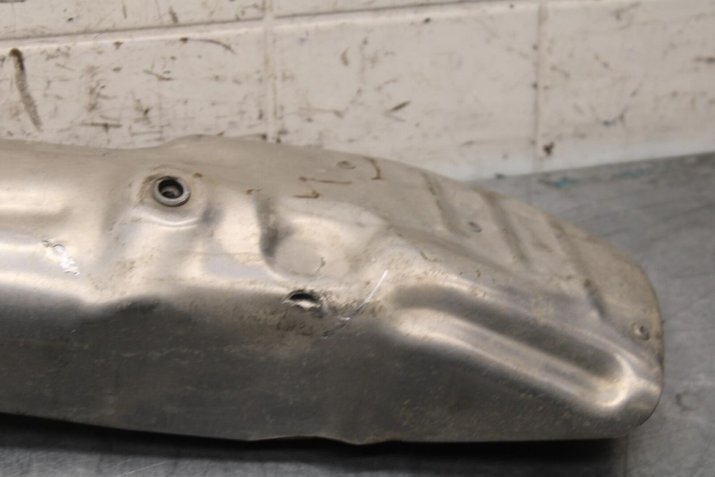 2005 Honda CBR600RR REAR BACK MUFFLER EXHAUST PIPE COVER HEAT SHIELD  BB564