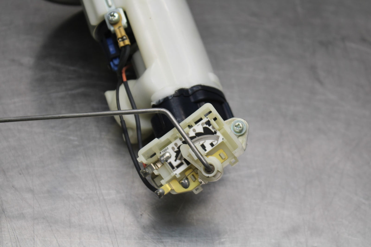 06-07 SUZUKI GSXR 600 FUEL PUMP GAS PETROL SENDER UNIT BB822