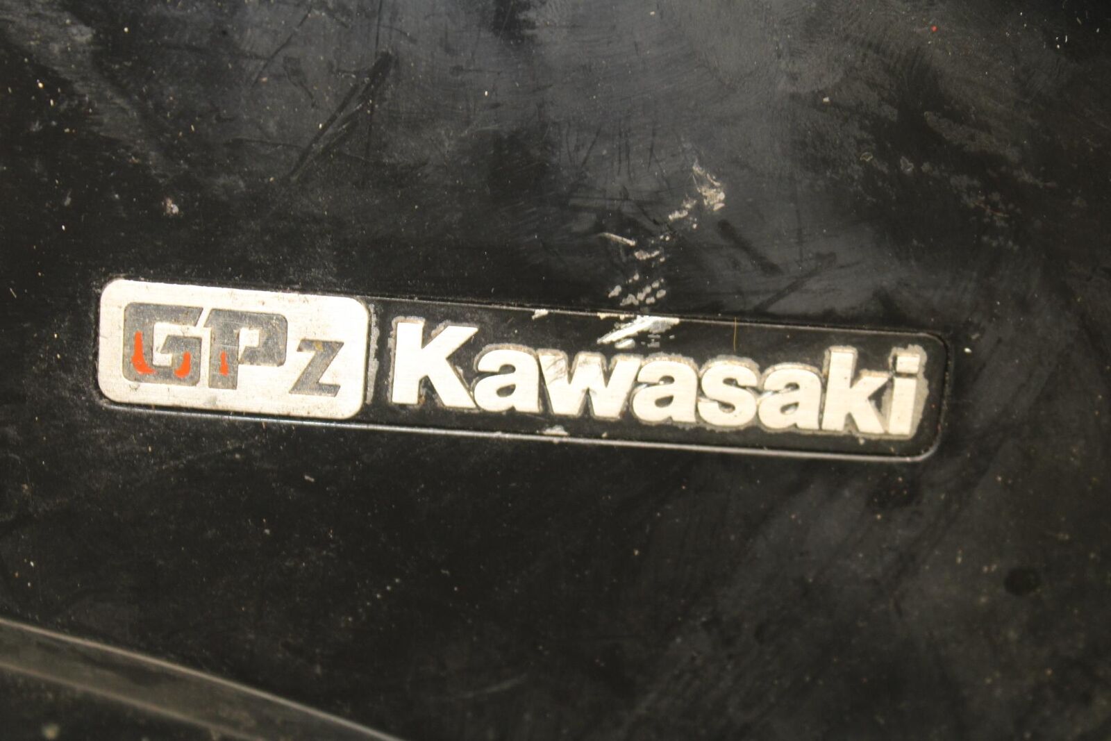1985 Kawasaki Ninja 900R ZX900A CLUTCH SIDE ENGINE MOTOR COVER BB84