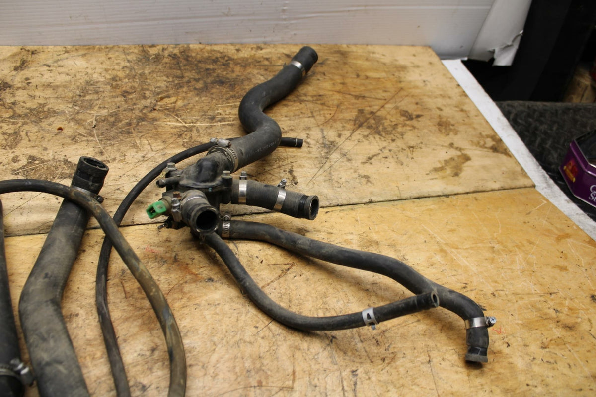 98-05 HONDA SUPER HAWK 1000 VTR1000F THERMOSTAT W HOUSING ASSEMBLY W HOSES BB341