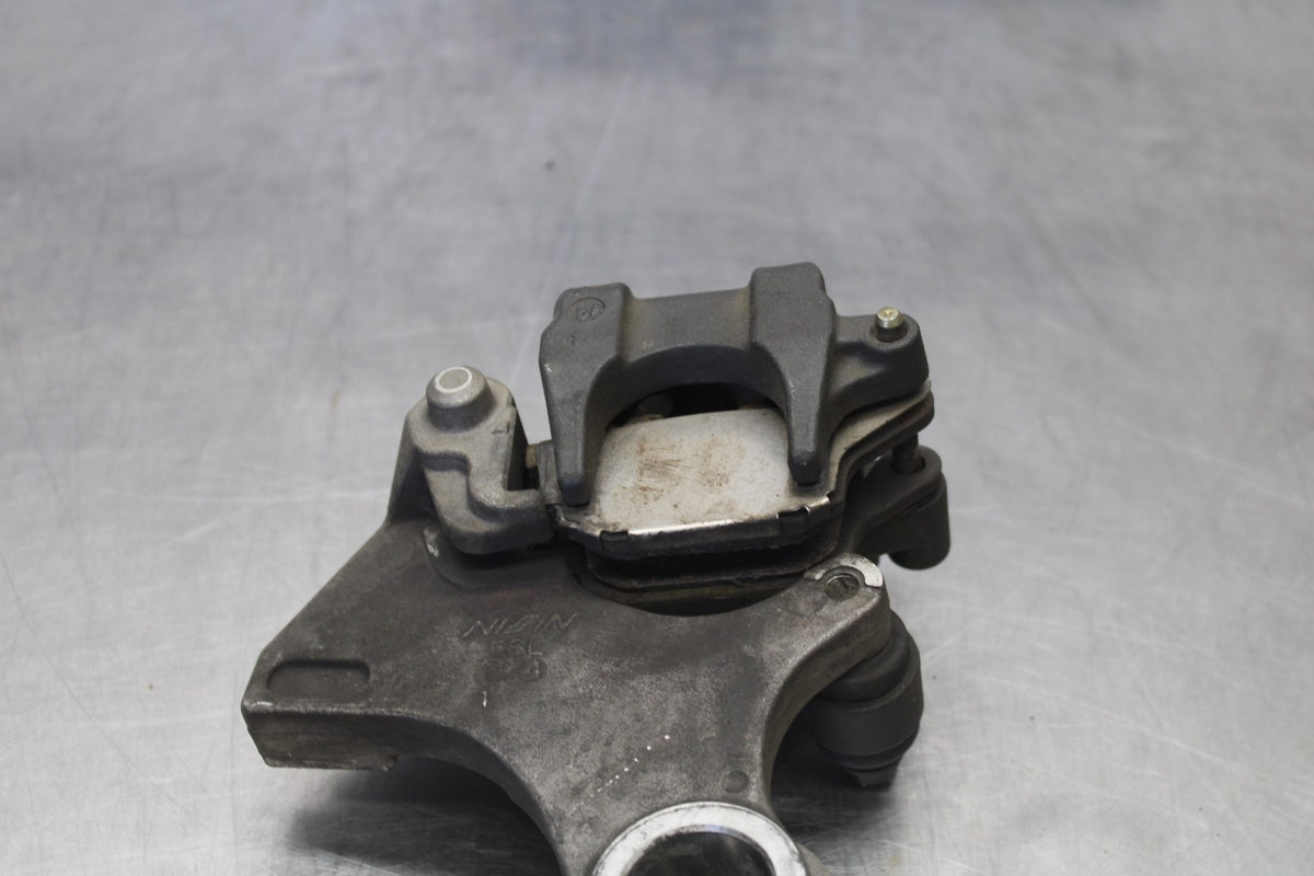 03-04 YAMAHA YZF R6S REAR BACK BRAKE CALIPER W MOUNT BRACKET BB890