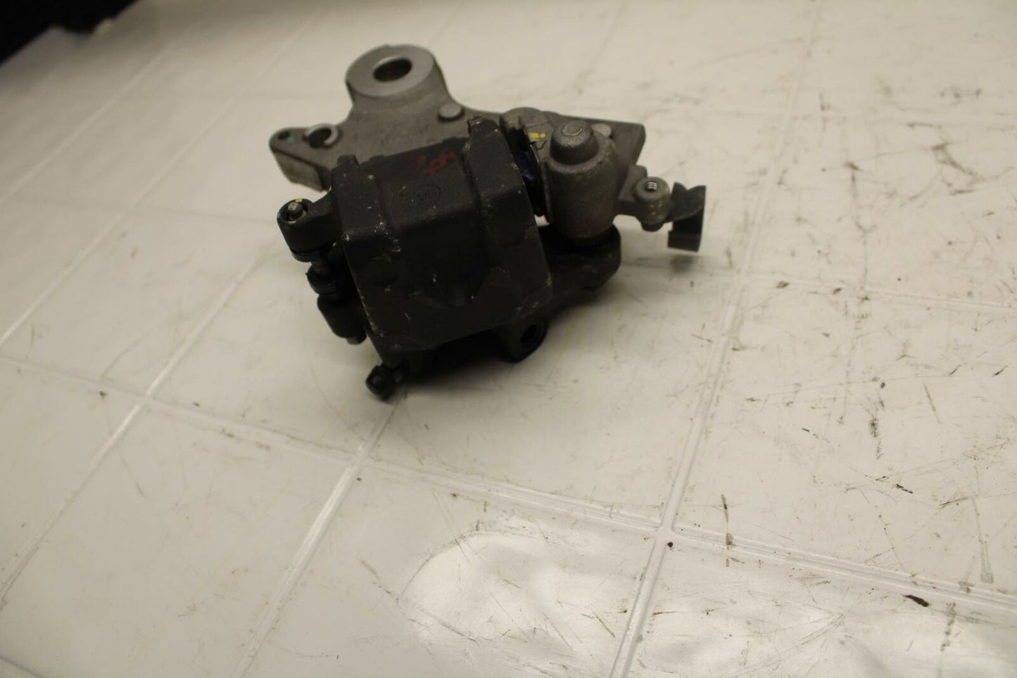 15-16 HONDA CB300F REAR BACK BRAKE CALIPER W MOUNT BRACKET ABS BB05