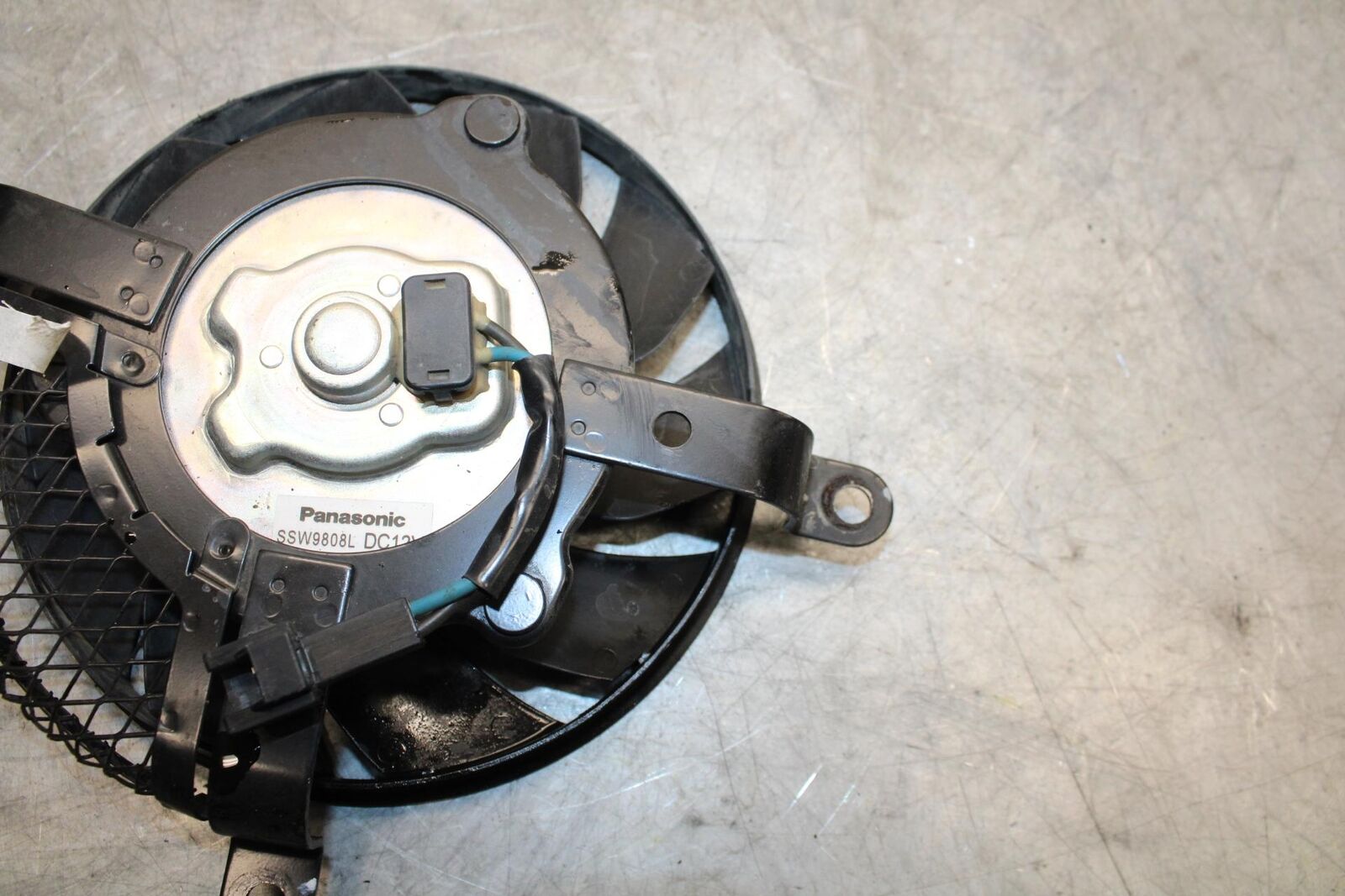 06-07 SUZUKI GSXR750 ENGINE RADIATOR COOLING FAN 17800-01H00 BB543