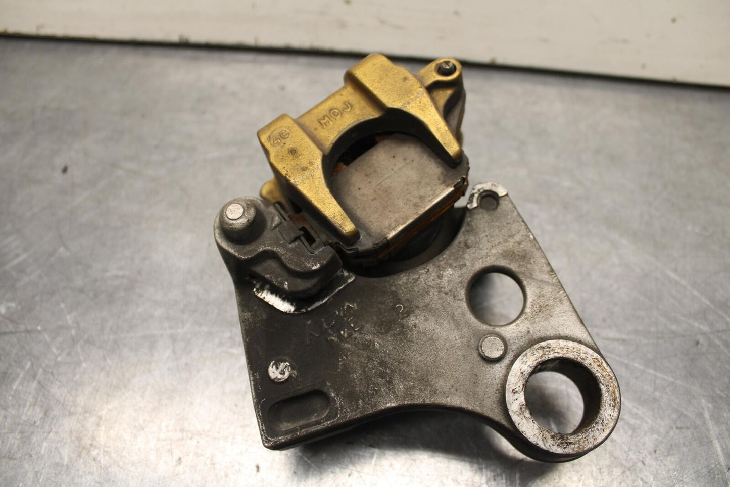 03-04 HONDA CBR600RR REAR  BRAKE CALIPER W MOUNT BRACKET 43150-MEE-006 BB614