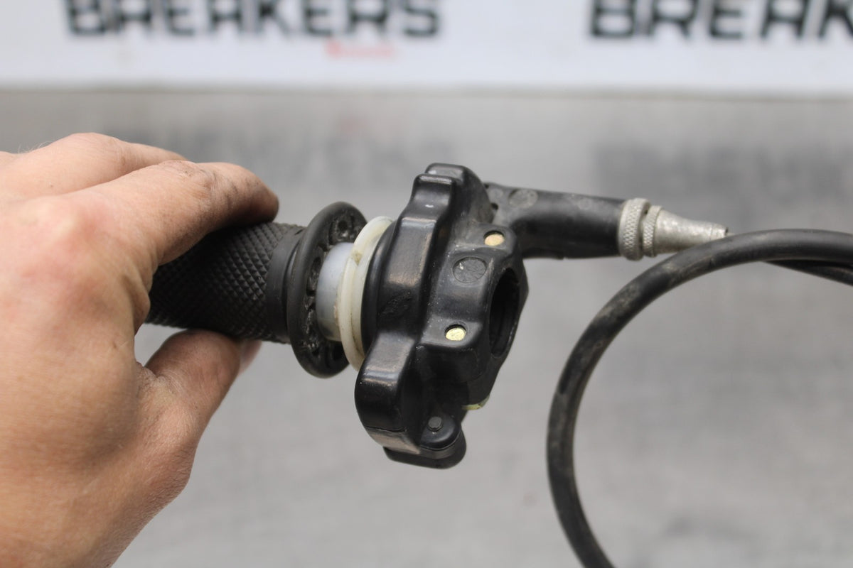 05 DUCATI SUPERSPORT 800 THROTTLE CABLE LINE HOUSING GUIDE BB913
