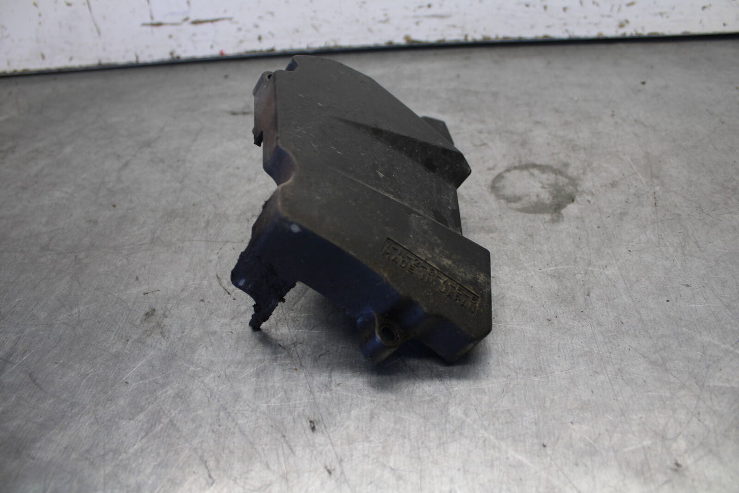 07-09 YAMAHA FZ6 ENGINE SPROCKET COVER 1B3-15418-00-00 BB713