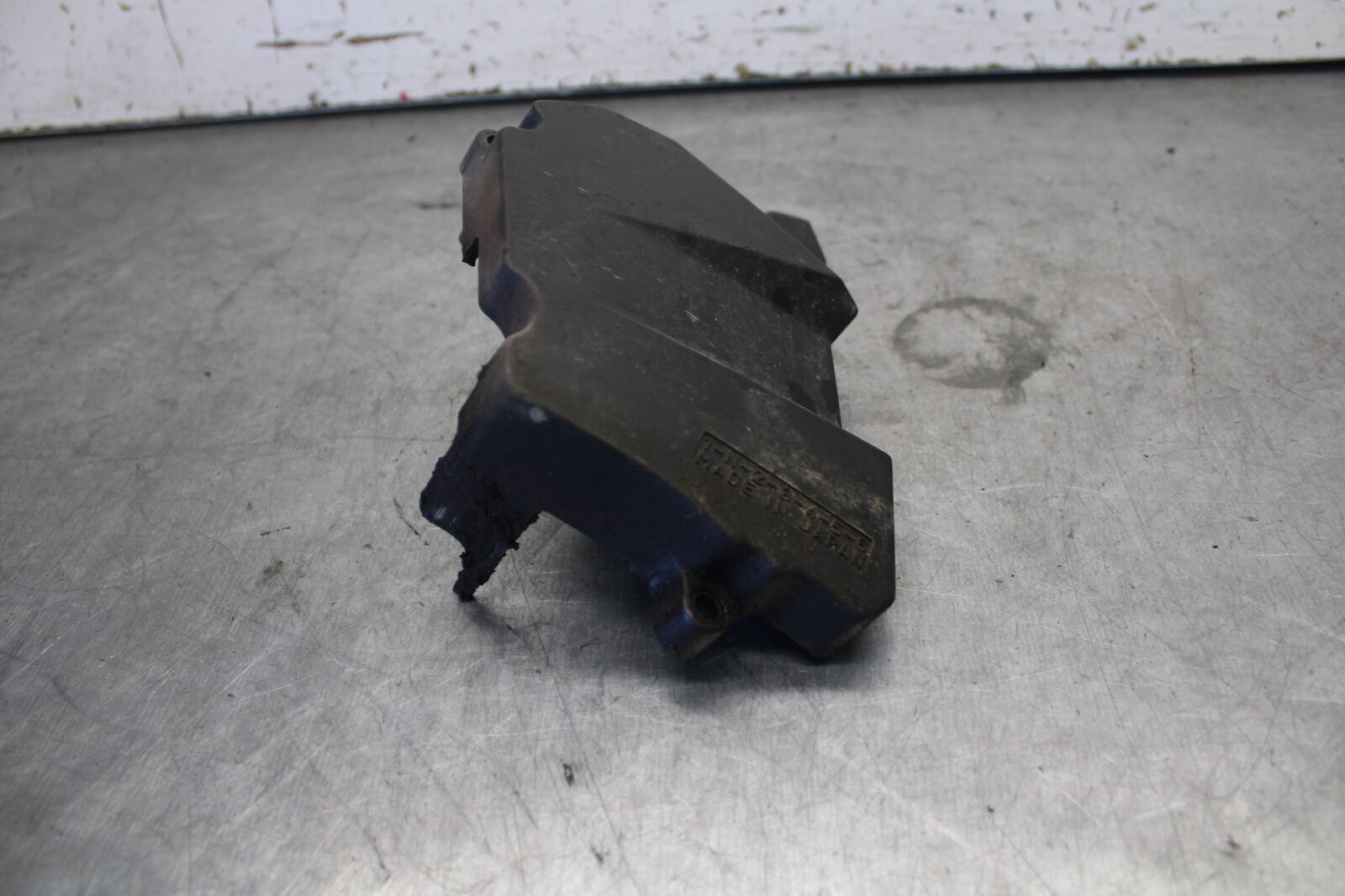 07-09 YAMAHA FZ6 ENGINE SPROCKET COVER 1B3-15418-00-00 BB713