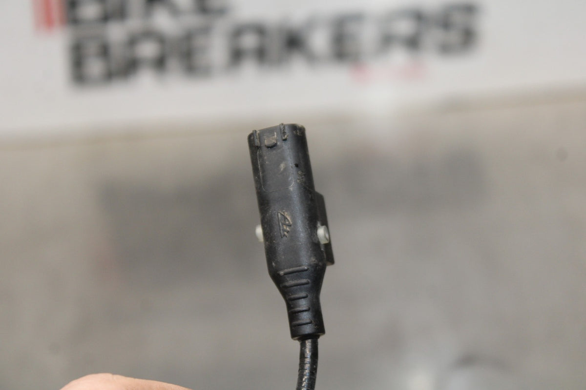 19 MOTO GUZZI V7 III FRONT ABS BRAKE SENSOR BB831