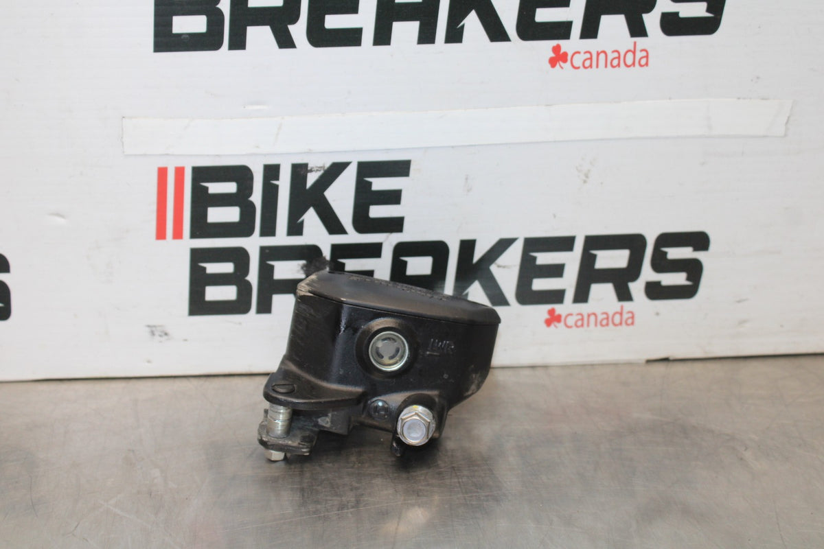 23-26 KAWASAKI NINJA ZX4RR FRONT BRAKE MASTER CYLINDER BB898