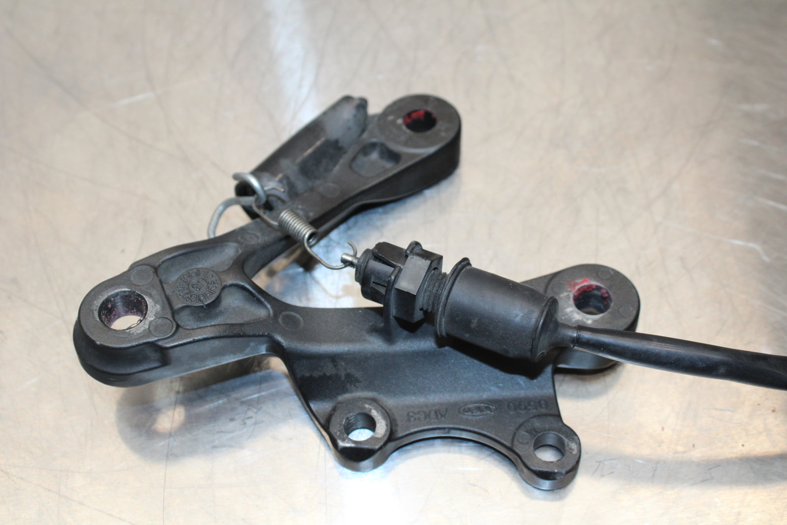 13-17 KAWASAKI NINJA ZX6R ZX636 ABS RIGHT REARSET REAR SET DRIVER FOOT PEG BB143