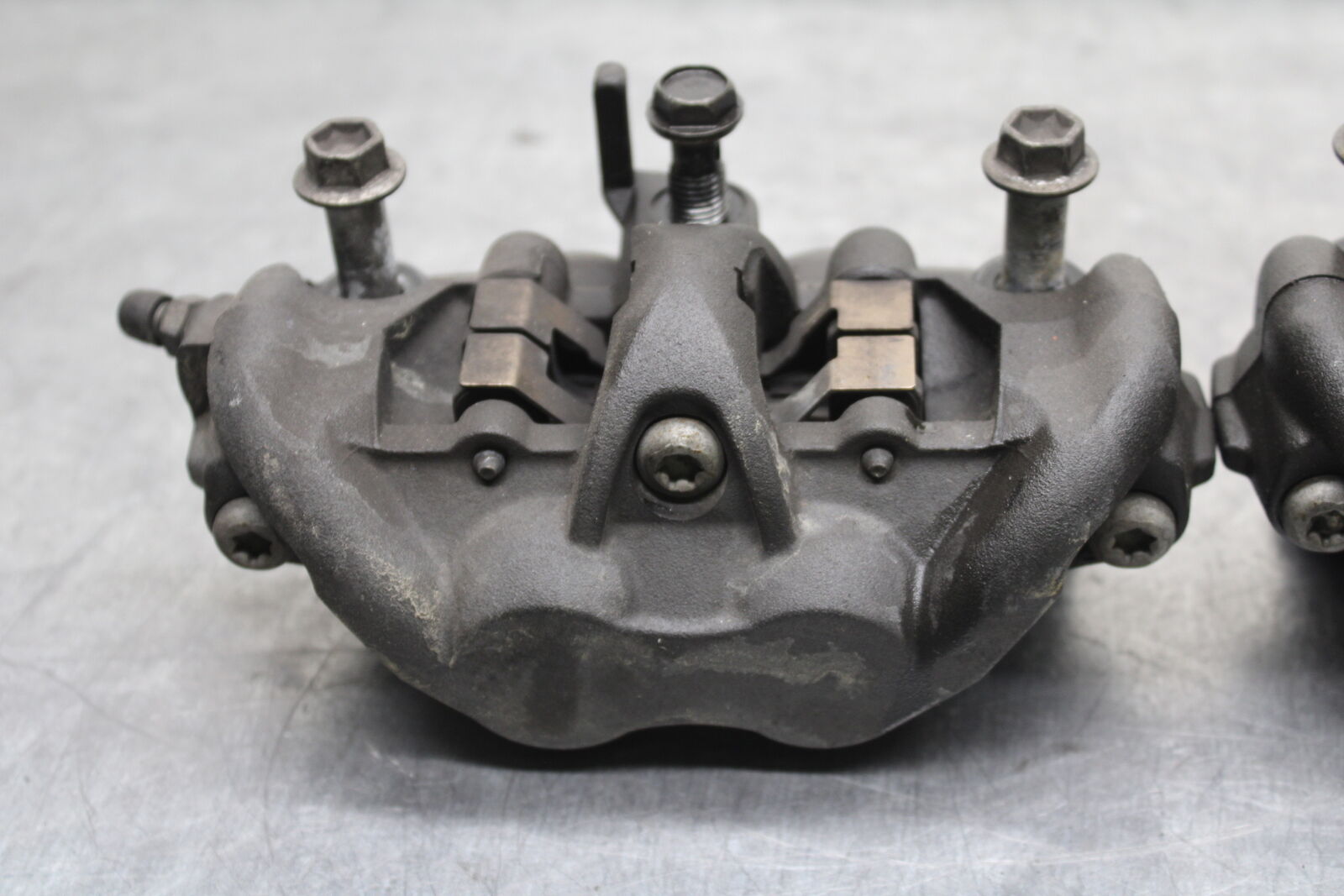 12-13 KAWASAKI Z1000 RIGHT LEFT FRONT BRAKE CALIPER SET PAIR CALIPERS BB743