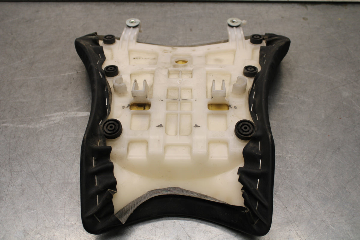 16 KAWASAKI NINJA ZX10R FRONT DRIVERS SEAT PAD SADDLE PILLION 53066-0521-MA  BB6