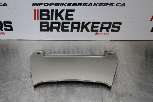 04-05 KAWASAKI NINJA ZX10R CENTER REAR BACK TAIL FAIRING COVER BB163