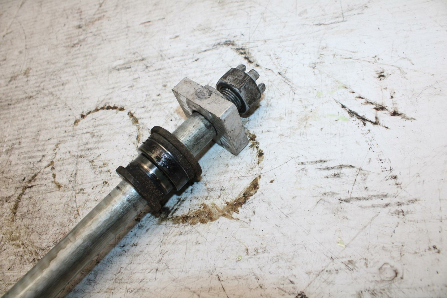 07-09 KAWASAKI VERSYS 650 REAR AXLE BACK WHEEL RIM PIVOT BOLT AXEL BB302