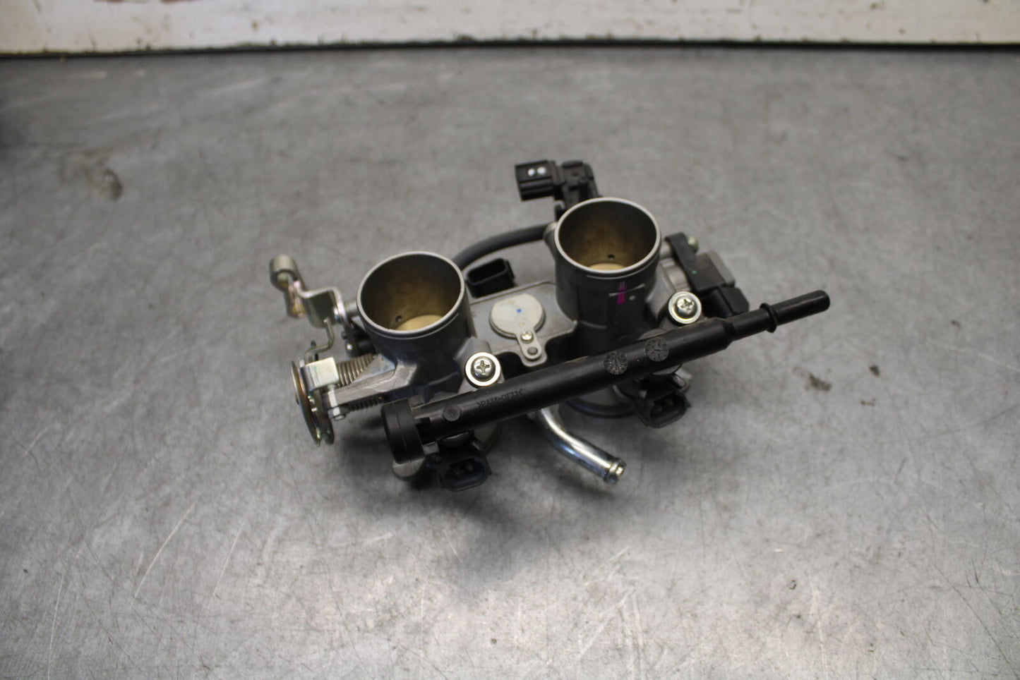 18-23 KAWASAKI NINJA 400 MAIN FUEL INJECTORS / THROTTLE BODIES BB660