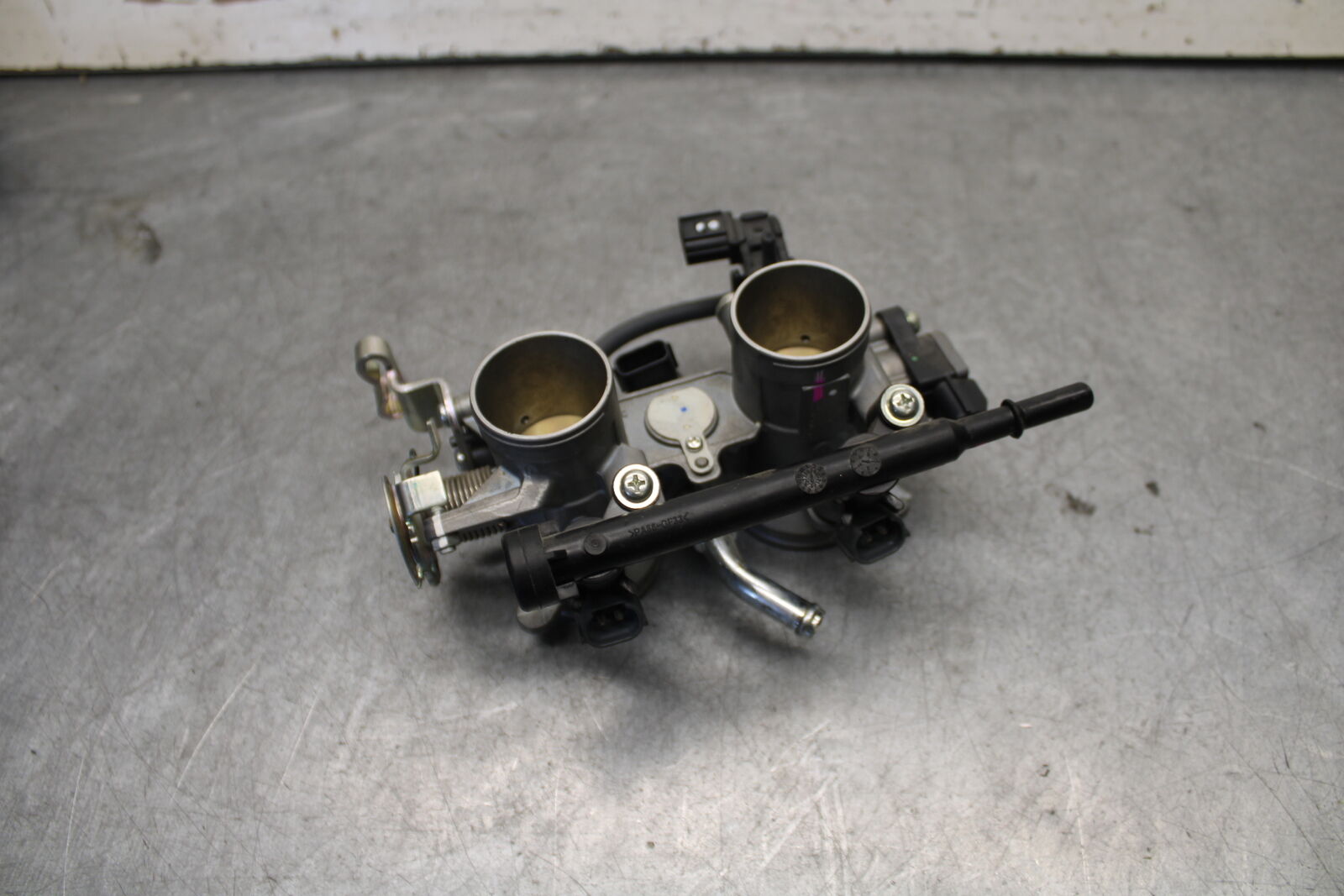 18-23 KAWASAKI NINJA 400 MAIN FUEL INJECTORS / THROTTLE BODIES BB660