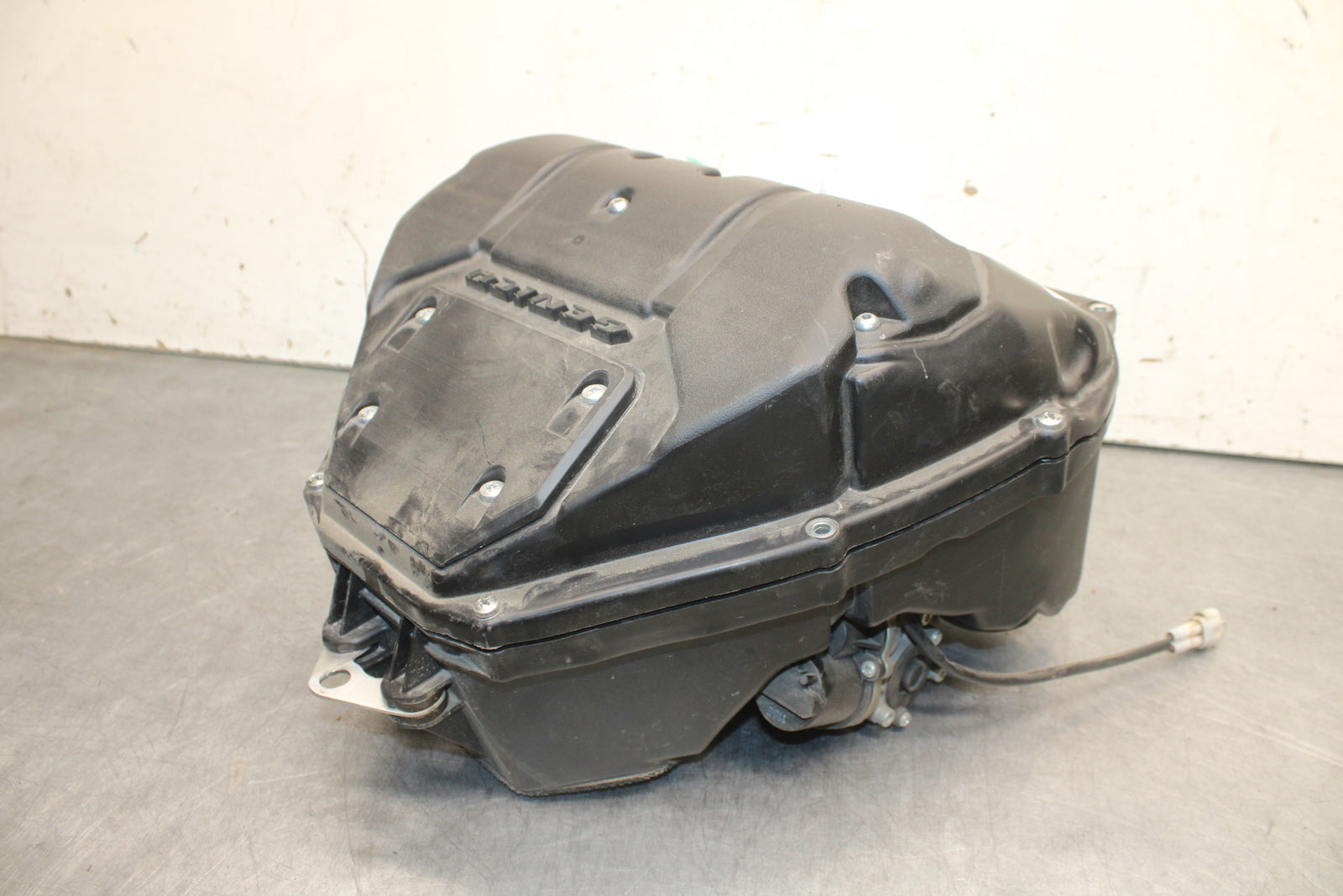 09-14 YAMAHA YZF R1 AIRBOX AIR INTAKE FILTER BOX BB696