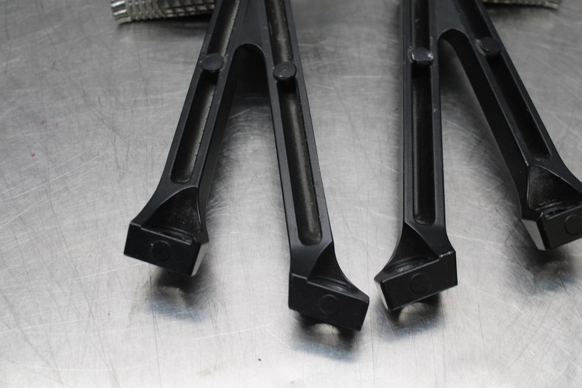 11-24 SUZUKI GSXR750 REAR BACK PASSENGER PEG SET PAIR BB630