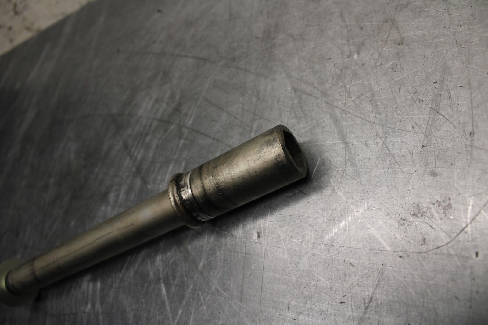 11-21 SUZUKI GSXR750 FRONT WHEEL RIM AXLE PIVOT BOLT BB492