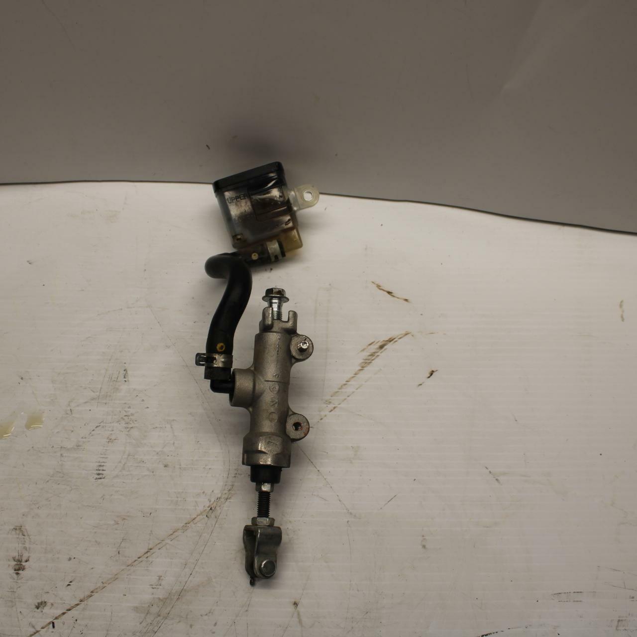 08-09 SUZUKI GSXR600 REAR  BRAKE MASTER CYLINDER W RESERVOIR 69600-01H20 BB250