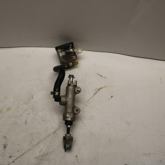 08-09 SUZUKI GSXR600 REAR  BRAKE MASTER CYLINDER W RESERVOIR 69600-01H20 BB250