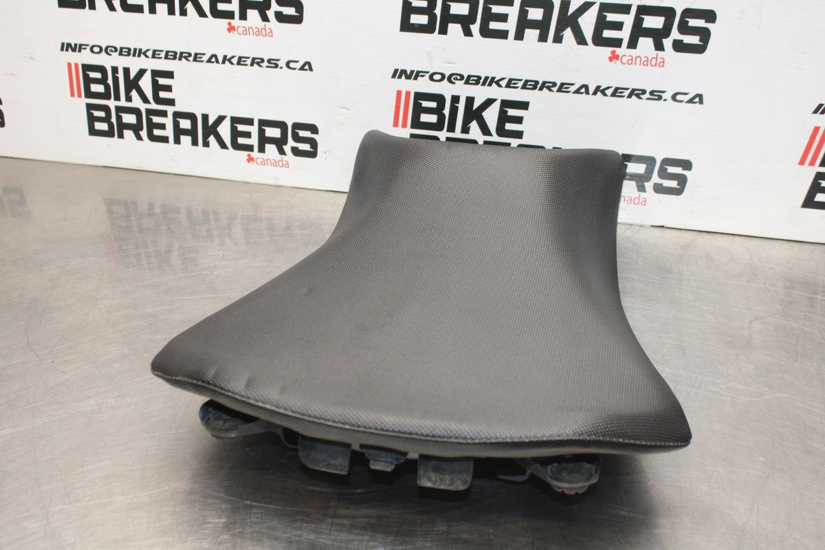 18 HONDA CB500F FRONT DRIVERS SEAT PAD SADDLE PILLION BB861