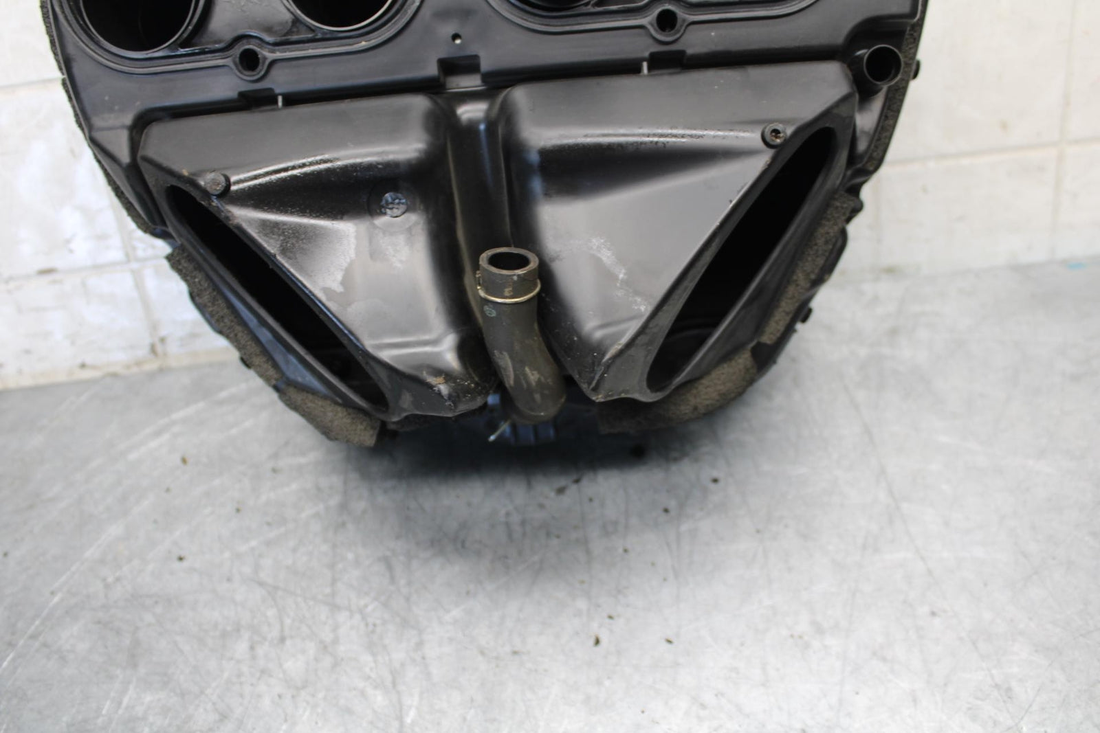 2016 Honda CBR1000RR AIRBOX  INTAKE FILTER BOX 17220-MFL-000 17230-MFL-010 BB530