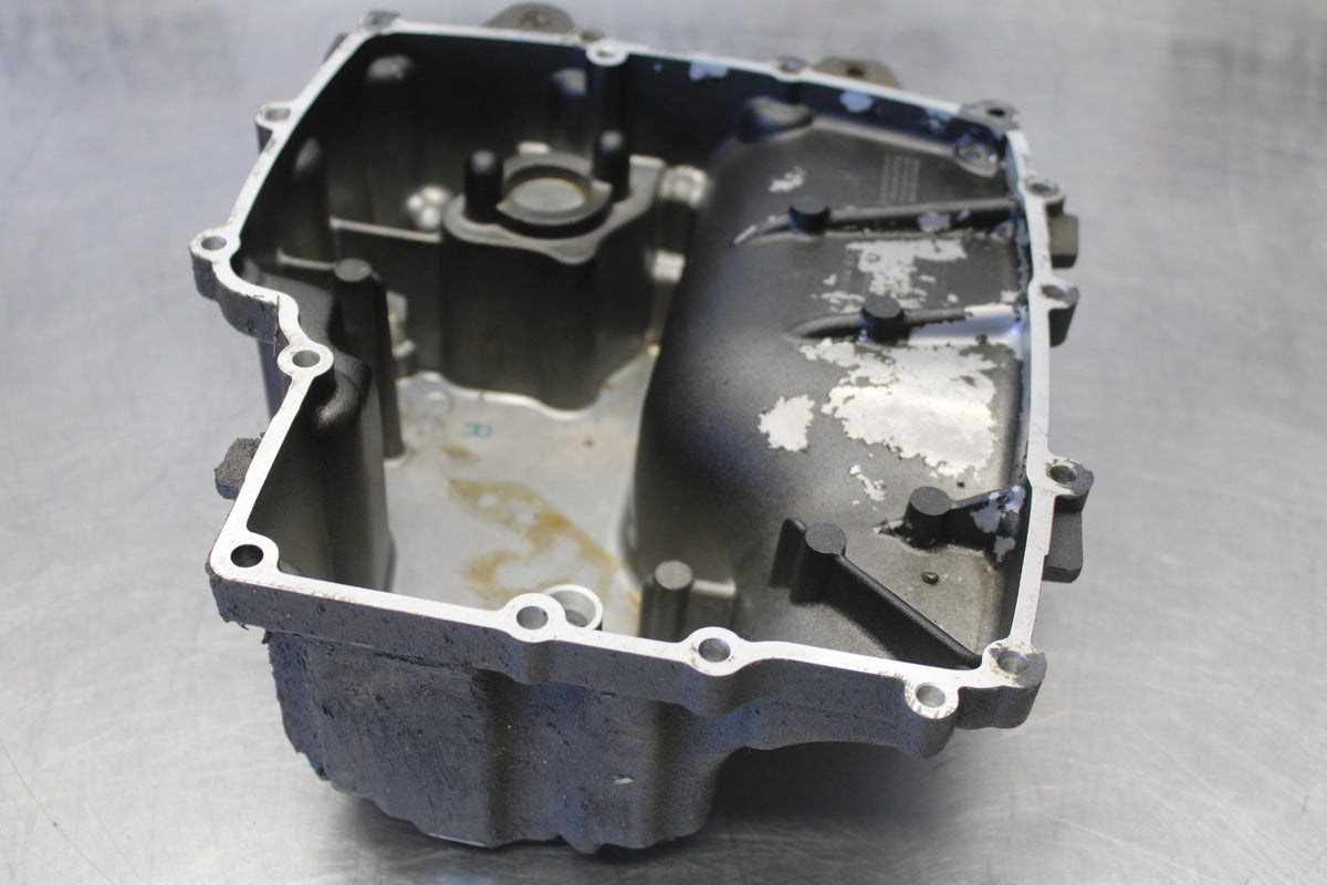 15 TRIUMPH TIGER 800 ENGINE MOTOR BOTTOM OIL PAN COVER BB873