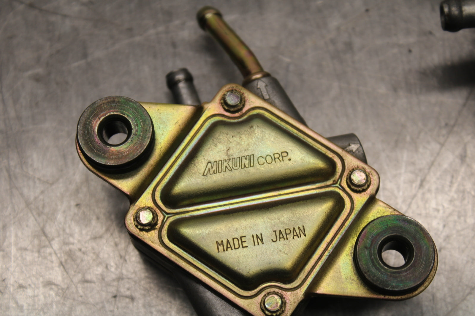 04 SUZUKI INTRUDER 800 GAS TANK FUEL PETCOCK / DIAPHRAGM BB758