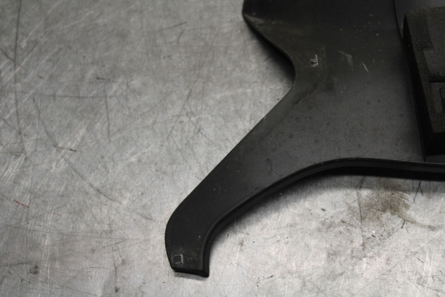 13-18 KAWASAKI NINJA ZX6R CENTER REAR BACK TAIL FAIRING COWL  BB682