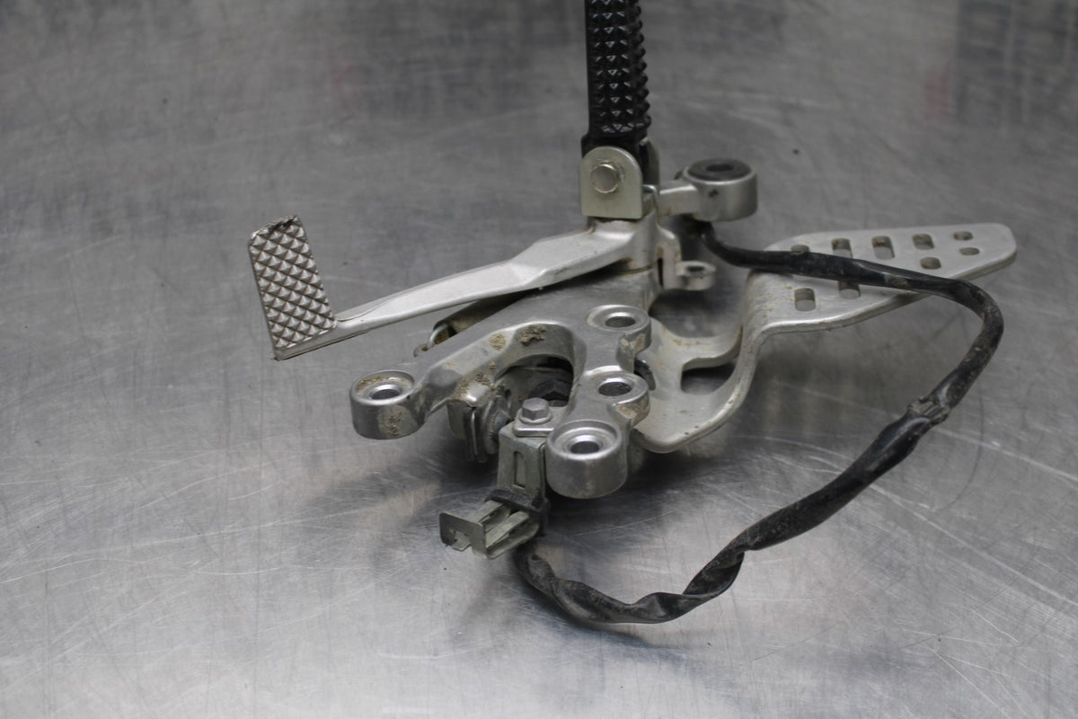08-16 YAMAHA YZF R6 RIGHT REARSET REAR SET DRIVER FOOT PEG REST STOP BB798
