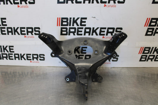 05 YAMAHA YZF R6 UPPER FAIRING MIRROR GAUGES STAY BRACKET BB894