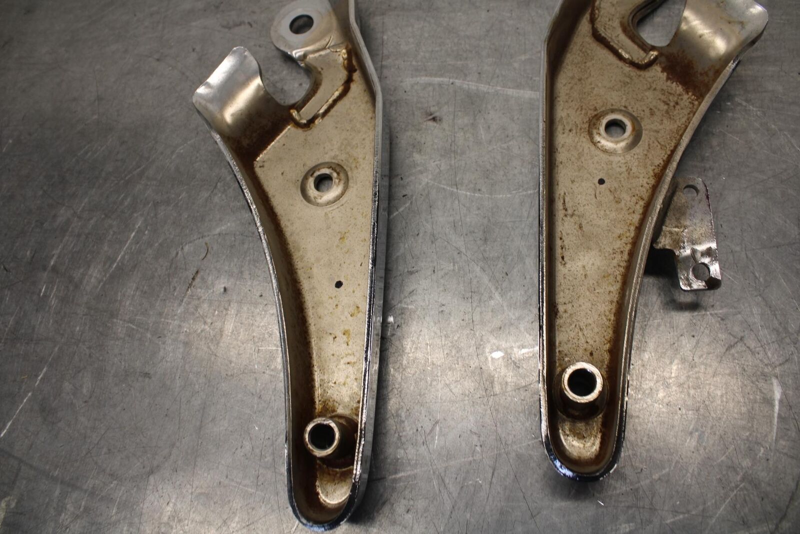01-02 HONDA SHADOW SPIRIT 750 SUBFRAME FENDER SUPPORT FRAME COVER BB632
