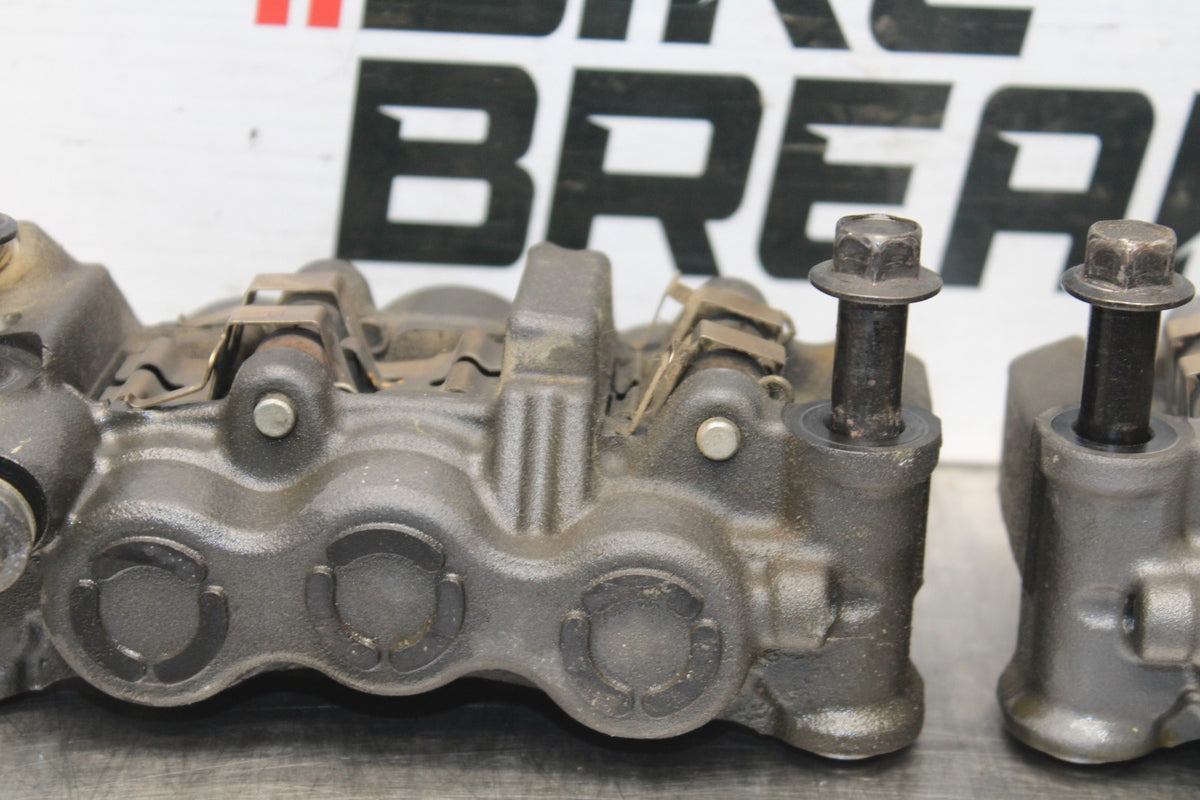 13 YAMAHA YZF R1 RIGHT LEFT FRONT BRAKE CALIPER SET PAIR CALIPERS BB781