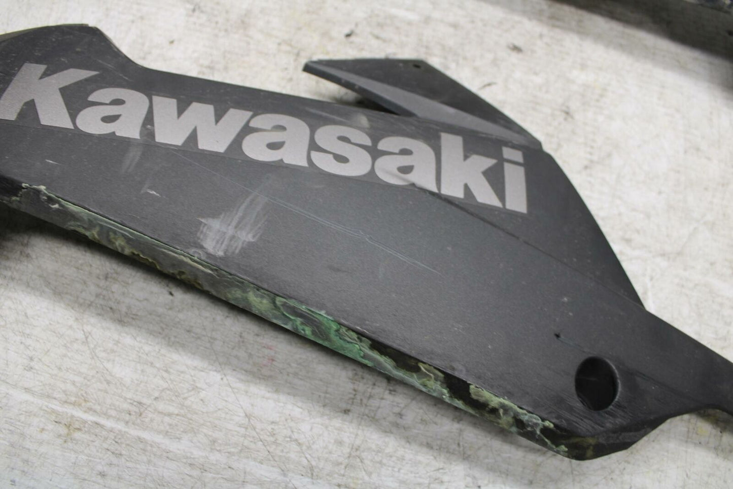 12-13 KAWASAKI EX300 NINJA LOWER BOTTOM BELLY FAIRING COWL BB373