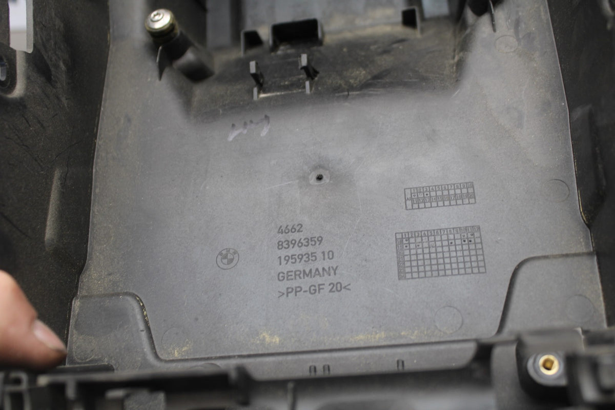 20-23 BMW F900R REAR BACK TAIL UNDERTAIL BATTERY TRAY PLASTIC BB923