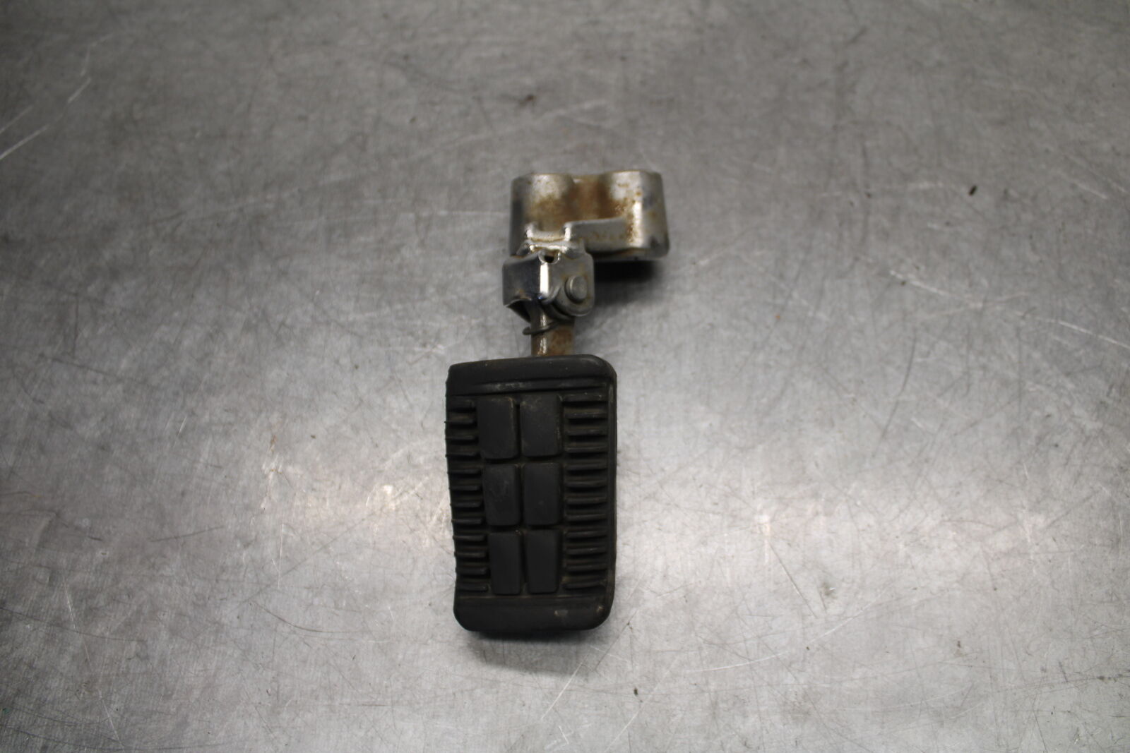 85-86 SUZUKI MADURA 1200 RIGHT FRONT FOOT REST PEG STEP  BB691