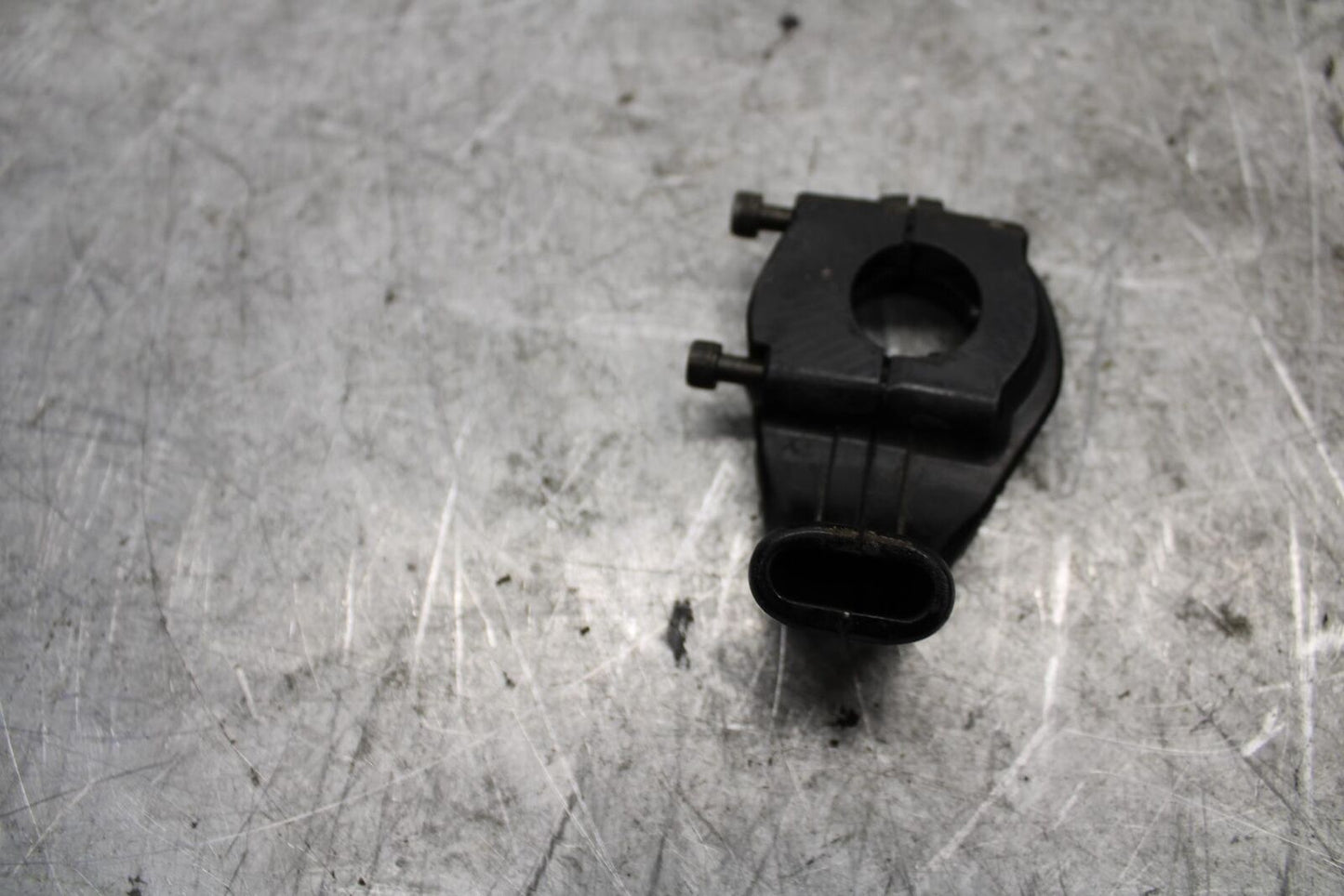 04-06 YAMAHA YZF R1 THROTTLE CABLE LINE HOUSING GUIDE 3XW-26282-01-00 BB432