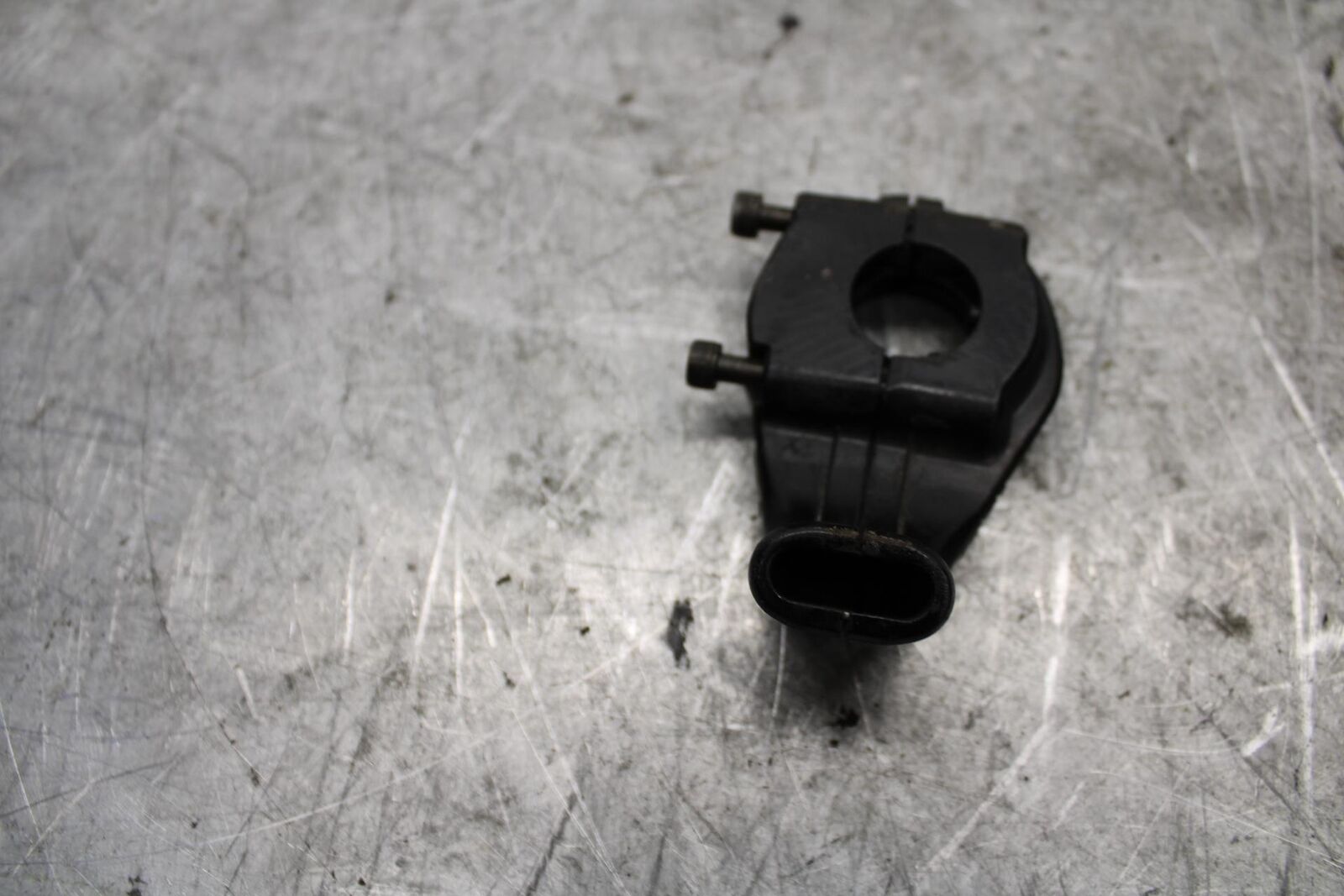 04-06 YAMAHA YZF R1 THROTTLE CABLE LINE HOUSING GUIDE 3XW-26282-01-00 BB432