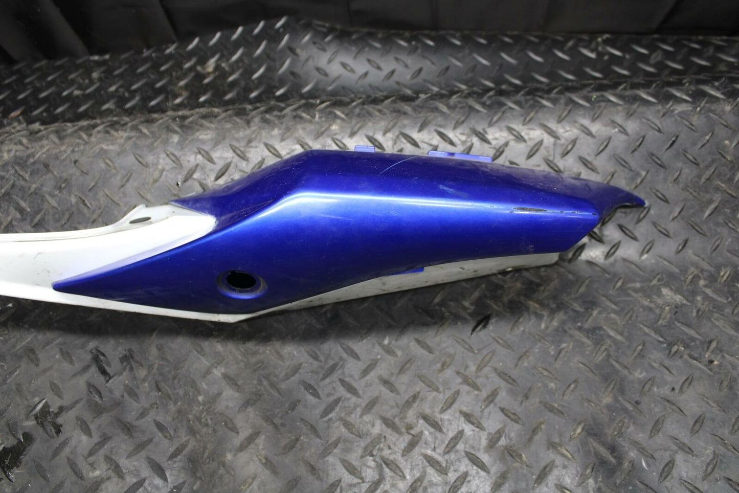 08-09 SUZUKI GSXR600 LEFT REAR BACK TAIL FAIRING COWL SHROUD BB204