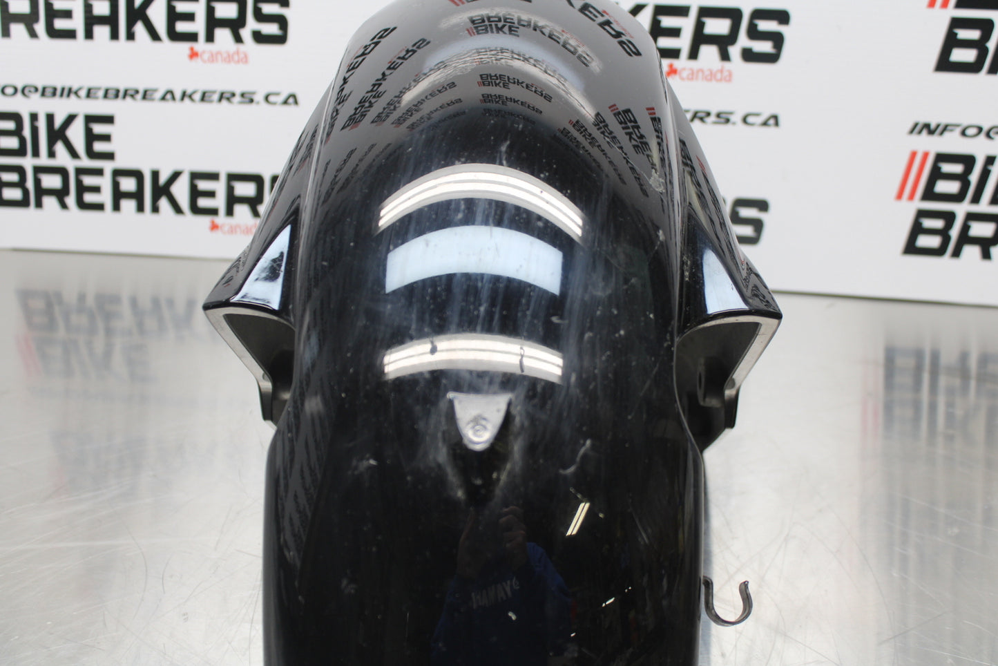 11 SUZUKI GSXR1000 FRONT WHEEL FENDER COWL FAIRING BB142