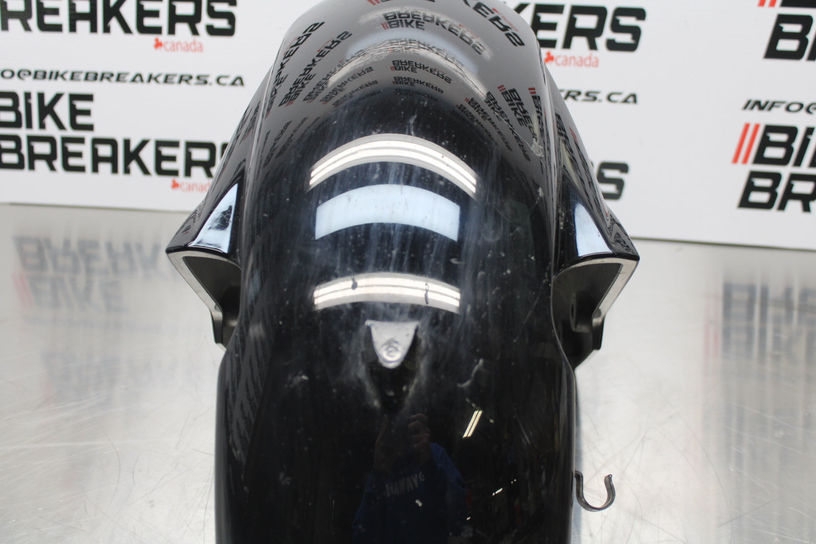 11 SUZUKI GSXR1000 FRONT WHEEL FENDER COWL FAIRING BB142