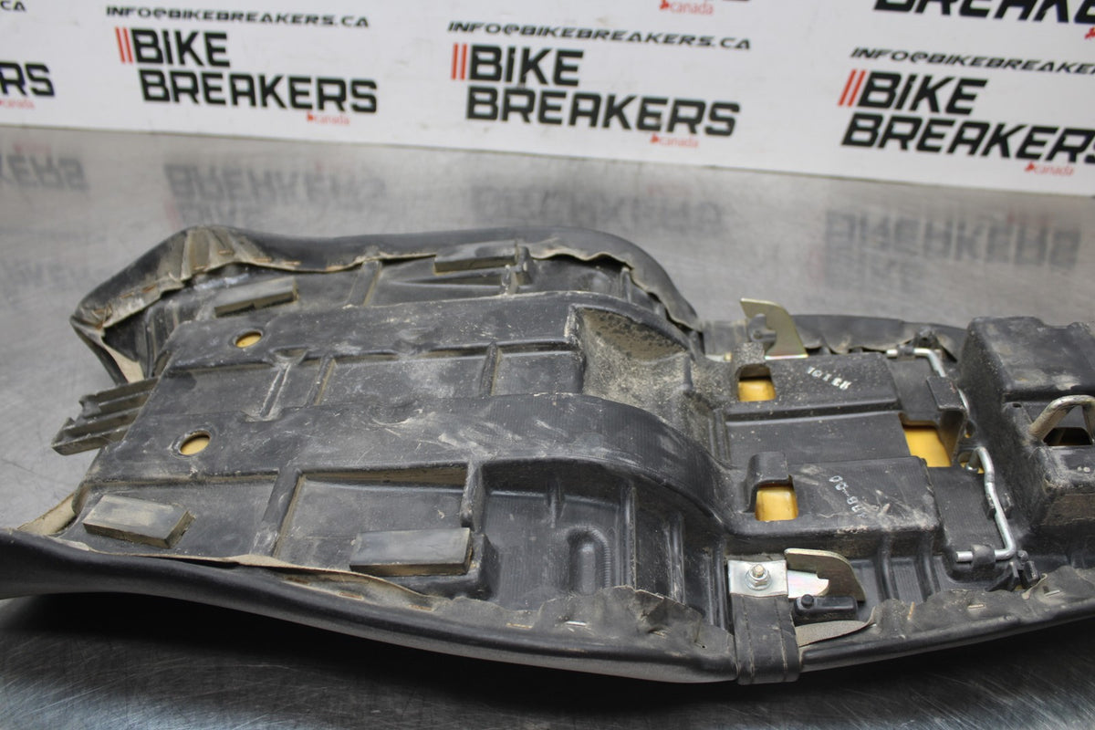 98-05 HONDA SUPER HAWK 1000 VTR1000F FRONT REAR SEAT SADDLE BB821