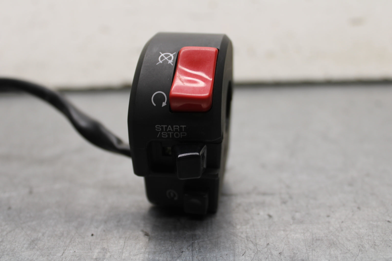 16 KAWASAKI NINJA ZX10R RIGHT HANDLE KILL OFF START SWITCH SWITCHES BB650