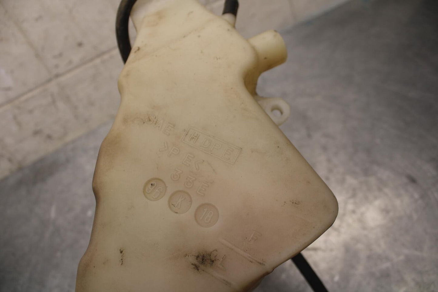 1997 Suzuki GSXR750 COOLANT WATER TANK RESERVOIR BOTTLE BB39