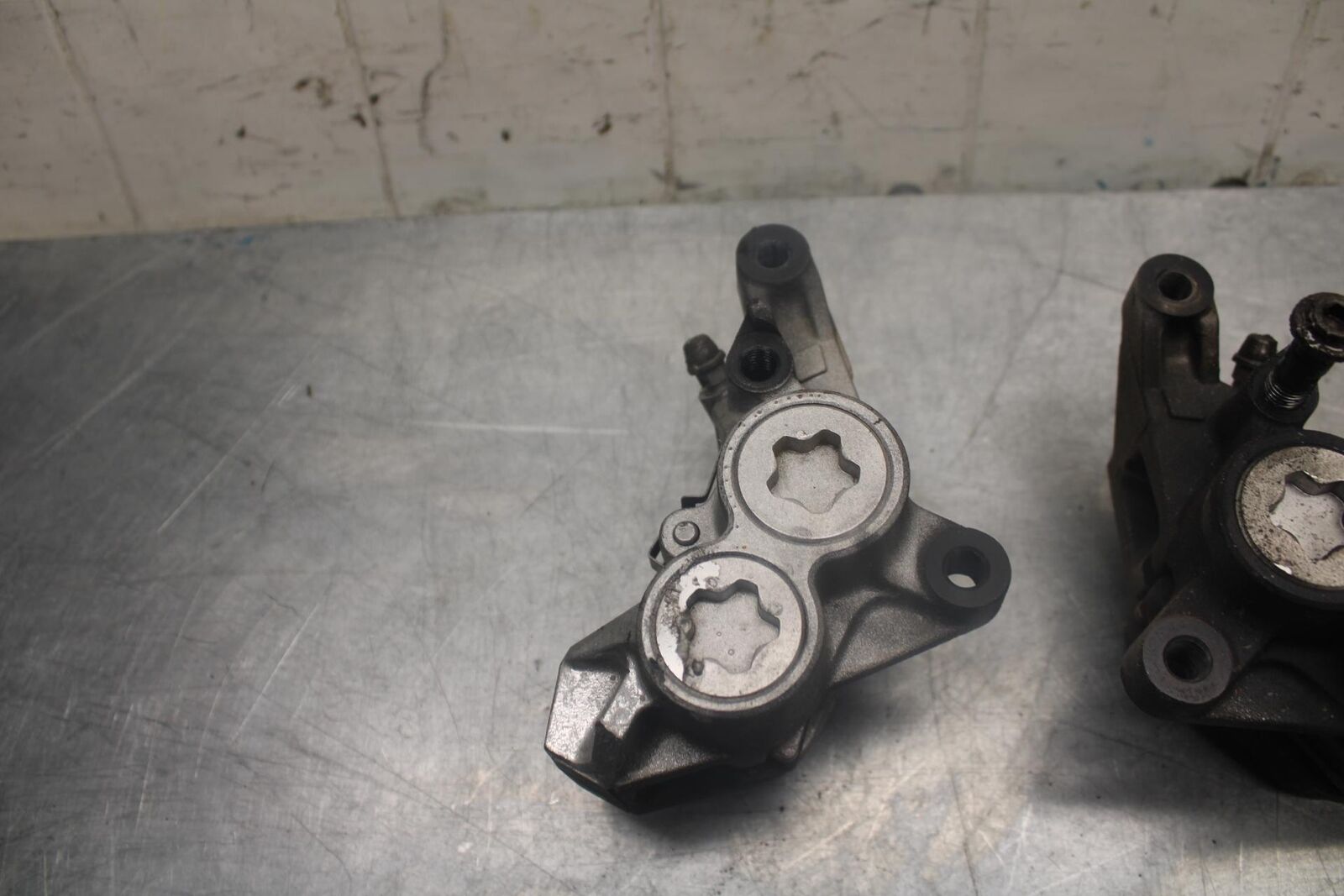 18-20 YAMAHA MT-07  RIGHT LEFT FRONT BRAKE CALIPER SET PAIR CALIPERS BB457
